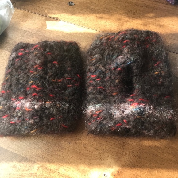 Handmade knit wool fingerless gloves - Picture 8 of 8